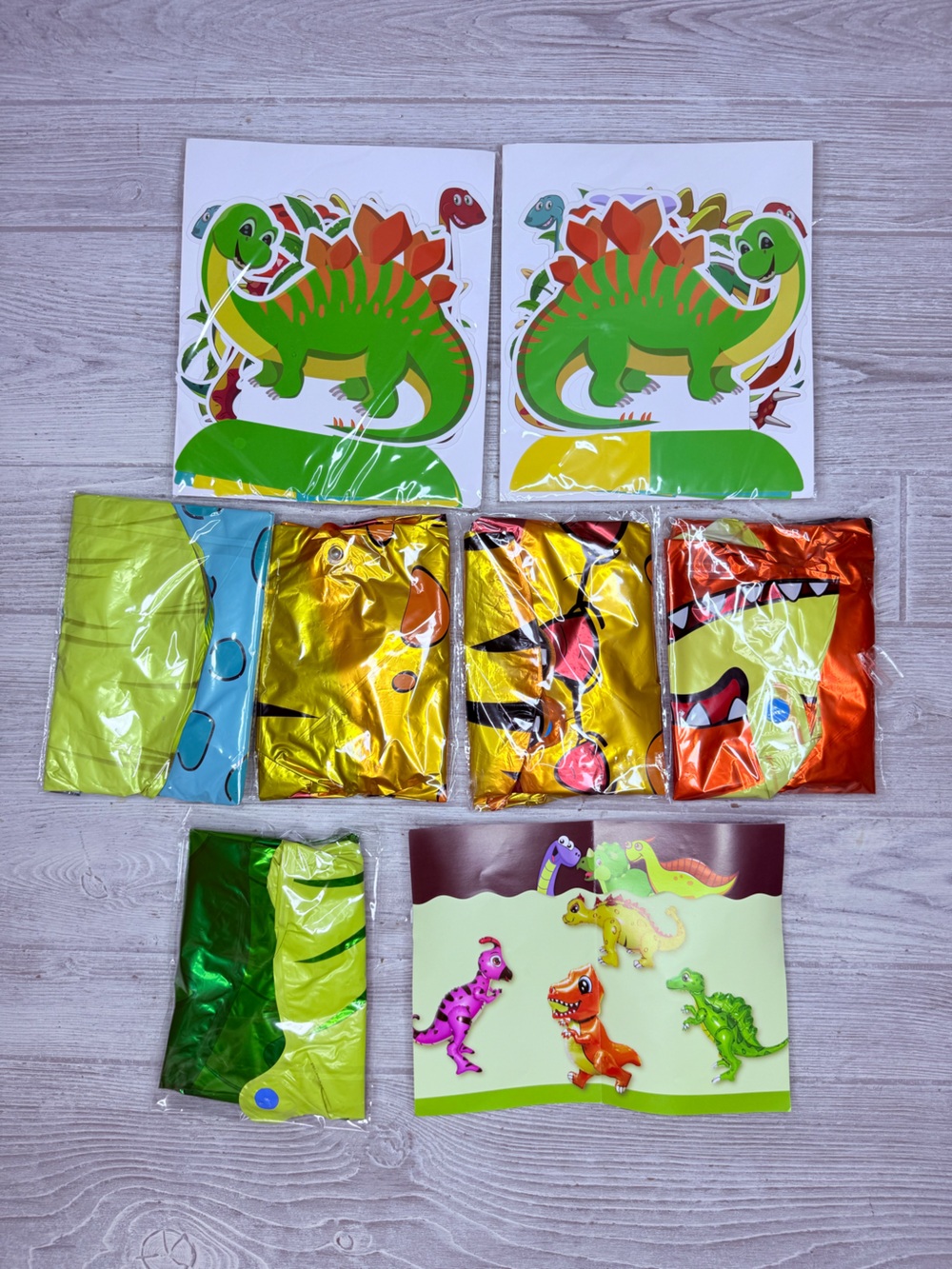 New dinosaur kids party decorations 16 piece table decorations and 5 balloons